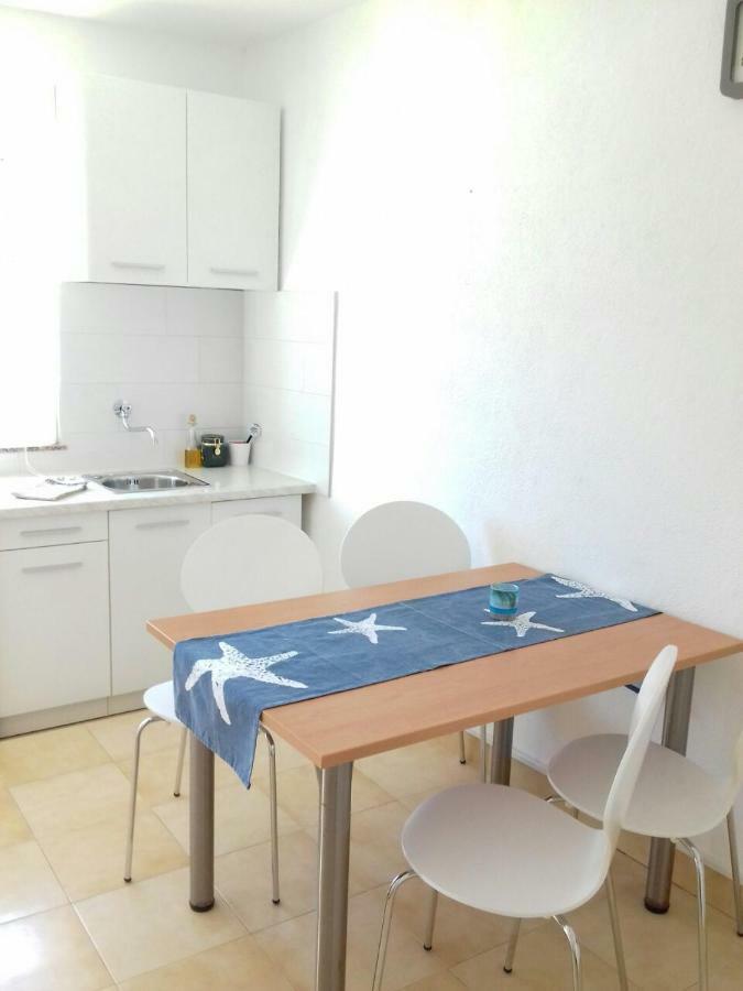 Apartman Andela Tisno Exterior foto